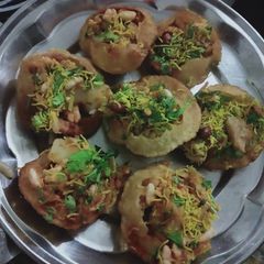 A picture of Sev puri.