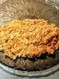 Una foto de Huevos revueltos con bonito y sofrito de tomate