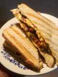 Sándwich a la parrilla