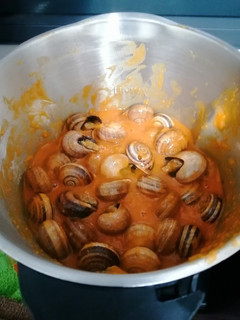 Una foto de Caracoles en salsa