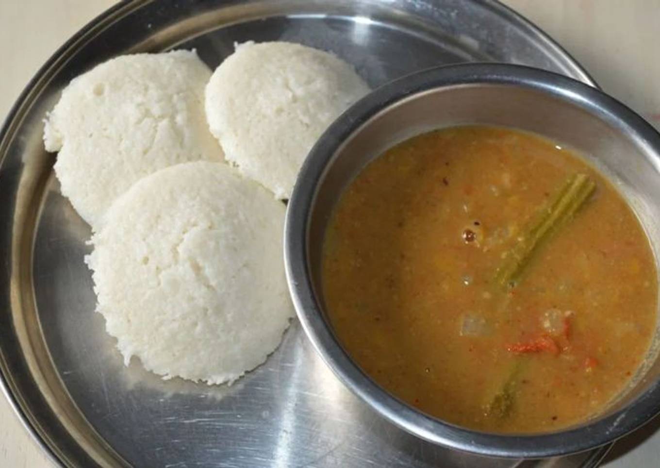 Idli sambhar