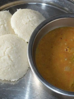 A picture of Idli sambhar.