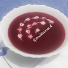 A picture of Beetroot Soup.