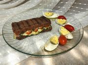 Una foto de pesto y cherries