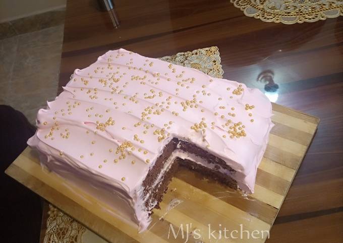 Steps to Make Perfect Chocolate Slab cake with strawberry frosting