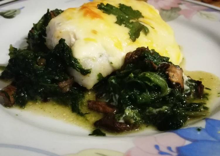 Bacalao con espinacas y boletus