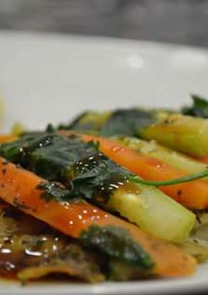 Una foto de Pescado rebosado con vegetales