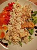Linsen-Gemüse-Bowl mit Ei