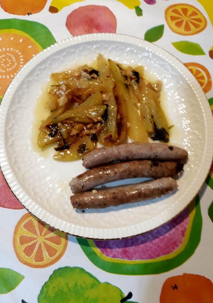 Una foto de Longanizas con ajo y perejil