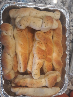 A picture of Breadsticks.