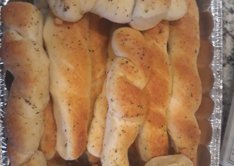 Simple Way to Make Any-night-of-the-week Breadsticks