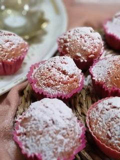 Una foto de Muffins de chocolate rosa