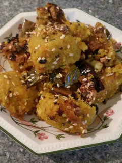 મુઠીયા(Muthiya recipe in gujarati) રેસીપી મુખ્ય ફોટો