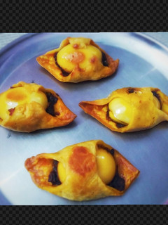 A picture of Egg puffs.