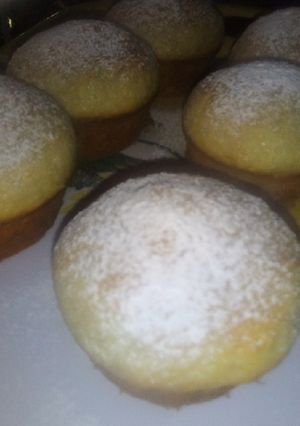 Una foto de Muffins de banana, coco y naranja
