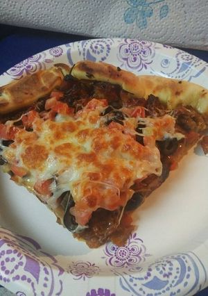 A picture of Barbecue Pizza, stuff crust.