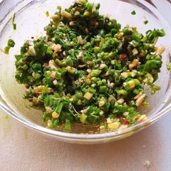A picture of Green Garlic Chutney.