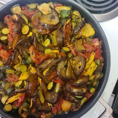 A picture of Ratatouille 🍆🍅.