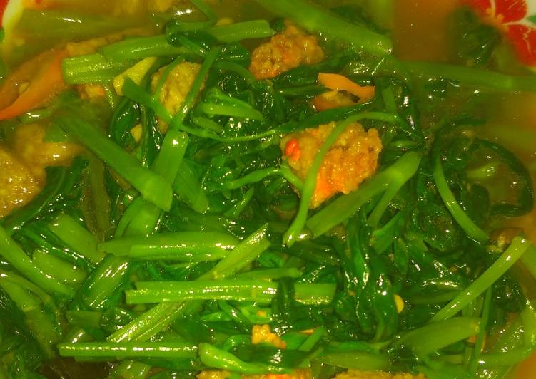 Tumis kangkung oncom