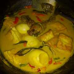 รูปของ Sayur telur tahu kuah kuning sedaaappp