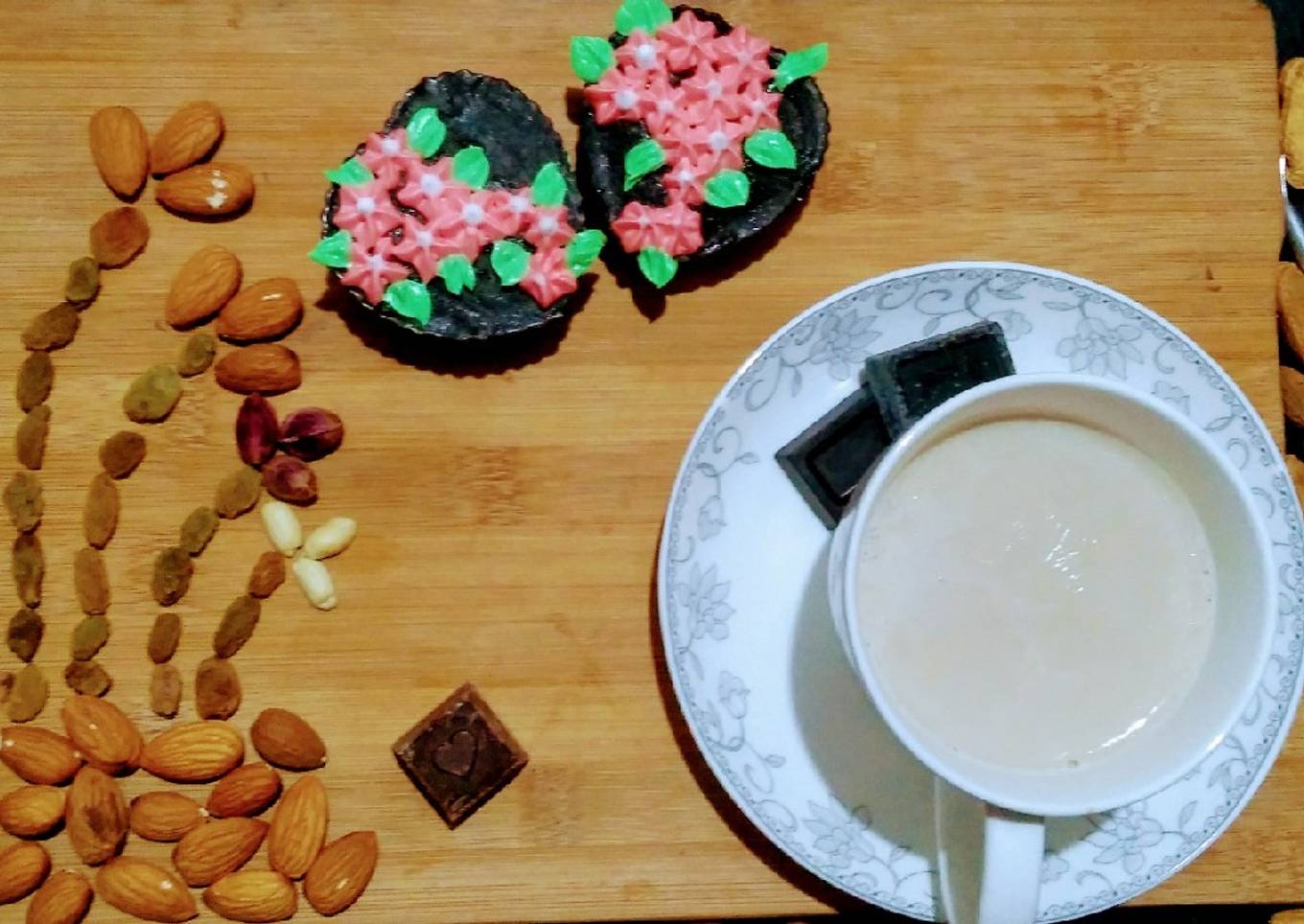 Chocolate hearts with coffee