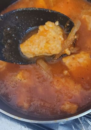 Una foto de Sopa de jitomate con queso