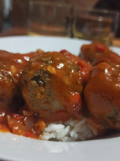 Una foto de Albóndigas de carne y espinaca