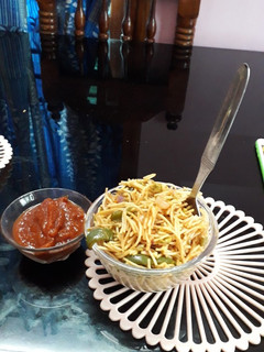 Veg hakka noodles with hime made tomato ketchup செய்முறை முக்கிய புகைப்படம்