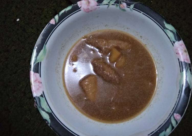 Kolak pikong (pisang singkong)