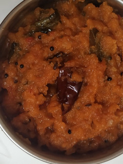 டொமட்டோ உள்ளி காரம் (Tomato ulli kaaram recipe in tamil) செய்முறை முக்கிய புகைப்படம்