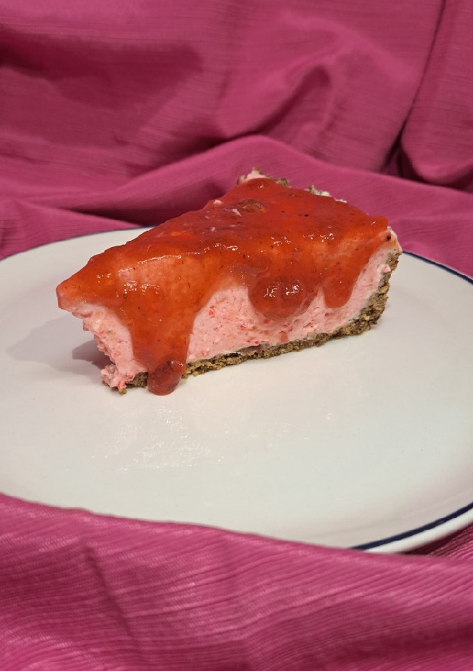 Una foto de Cheesecake de frutilla 🍓 Sin horno
