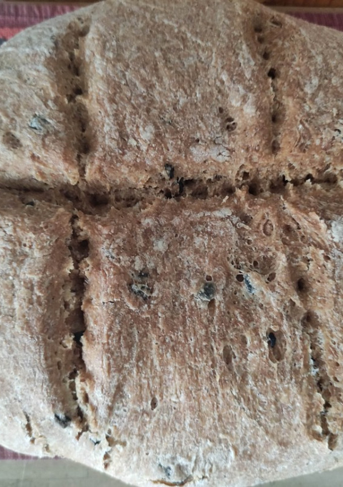 Una foto de Pan Integral de Aceitunas Negras