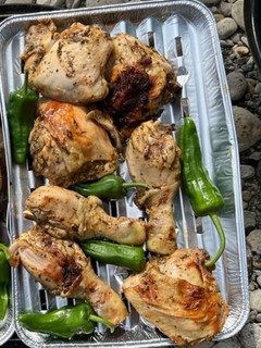 Una foto de Muslo de pollo con mozataza a la parrilla