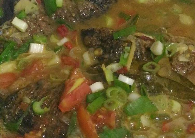 Cara memasak Ikan mas masak kuah pedas asam, Lezat Sekali