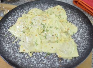 Una foto de Rabiolis en Salsa de queso azul