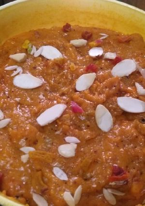 A picture of Jaggery Moong halwa.