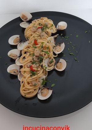 Foto di Spaghettoni alle vongole