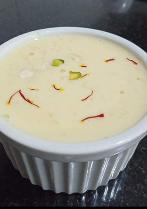 चावल की खीर (Chawal ki kheer recipe in Hindi) रेसिपी मुख्य फोटो