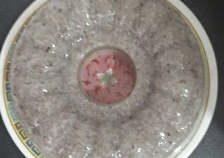 Puding susu ketan hitam