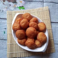 A picture of Kosai/akara/beanscake.