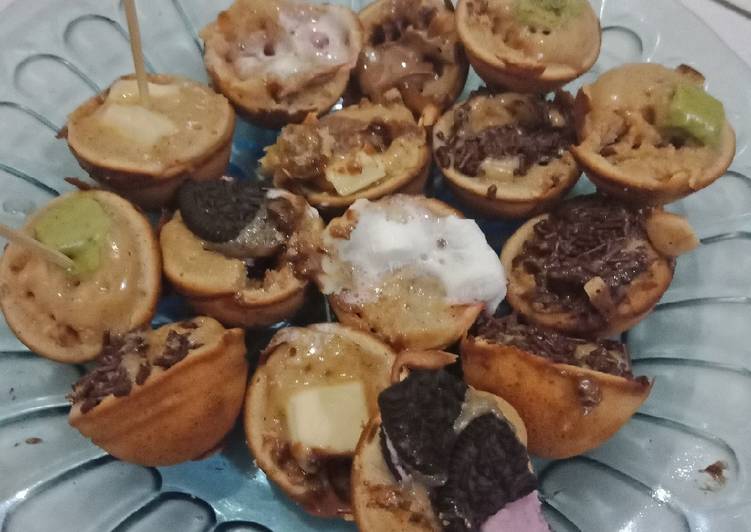 Kue cubit manis (dengan variasi topping)