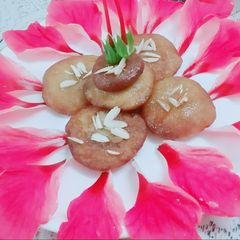A picture of Bread Mawa Stuffed Malpua.