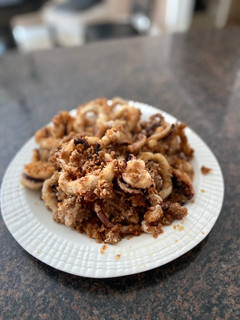 A picture of Spicy fried squid.