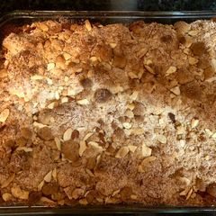 A picture of Apple crumb cobbler.