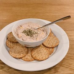 A picture of Tuna, sweet corn and mayonnaise filling.