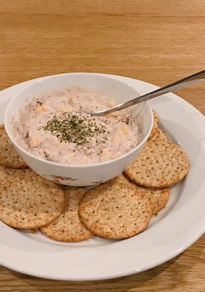 A picture of Tuna, sweet corn and mayonnaise filling.