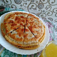 A picture of Qeemay ki roti.