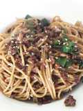 Fideos con salsa de maní Thai