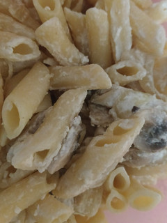Una foto de Macarrones ligeros con setas