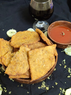 खीरे की चटपटी मठरी (Kheere ki chatpati mathri recipe in Hindi) रेसिपी मुख्य फोटो